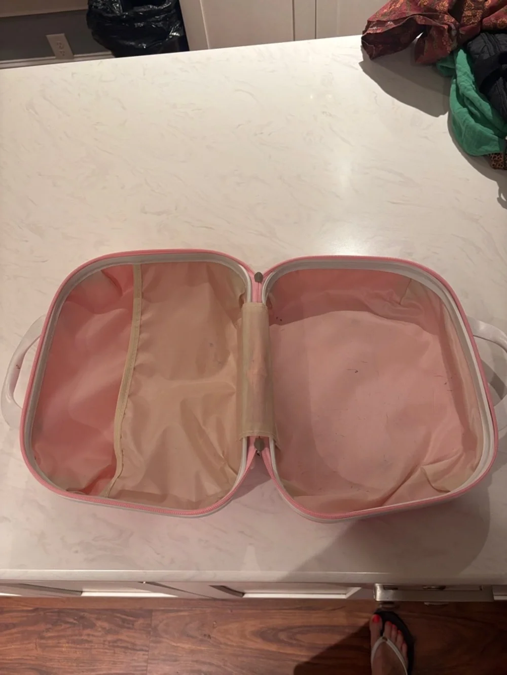 Hello Kitty Pink Character Carry Case